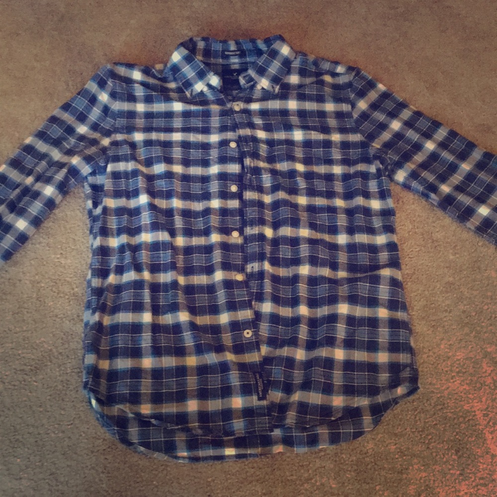 Men’s American Eagle Navy Blue Plaid Button Down